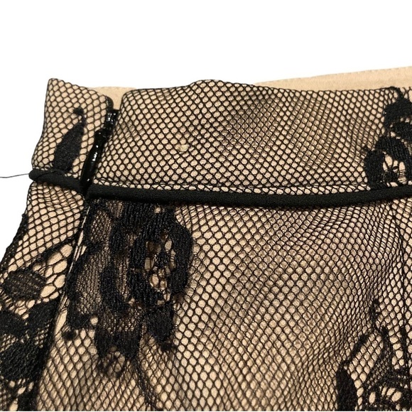 Abercrombie & Fitch - Women’s Lace Mini Skirt - NWOT - Picture 4 of 8
